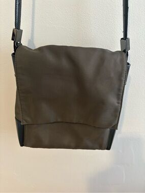 3 for $15😍 Esprit Crossbody Bag in Olive Brown with Black Trim